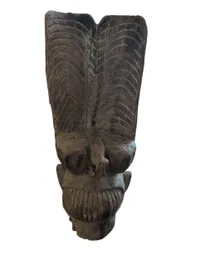 Afrikansk udskåret træskulptur, stamme-totem med fuglemotiv