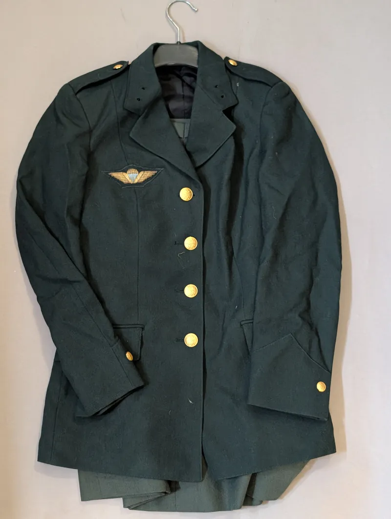 Dansk M69 dameuniform med nederdel 