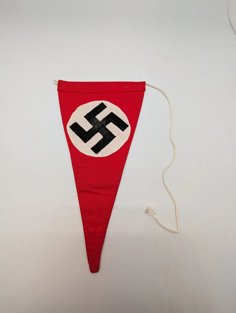 Tysk nationalsocialistisk vimpel med hagekors