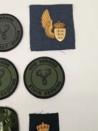 Samling af danske militære stofmærker fra Hjemmeværnet mm.