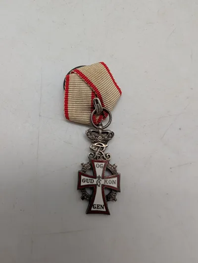 Dansk Dannebrogordenens Hæderstegn (Dannebrogsmand) med Frederik IX monogram Miniture 