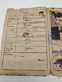 Tysk Kennkarte Identitetskort fra 1942 til Gisela Piper