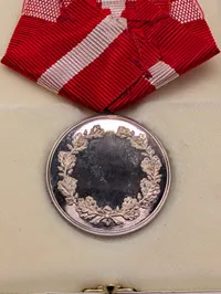 Dansk Margrethe II Belønningsmedalje i sølv med original æske