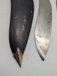 Indisk Gurkha Kukri kniv med to småknive og læderskede