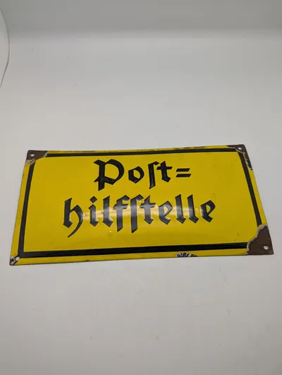 Antik tysk emaljeskilt med teksten Post-hilfsstelle WW2. Originalt 