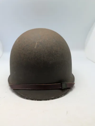 Amerikansk M1 Stålhjelm med Inderhjelm og Læderrem