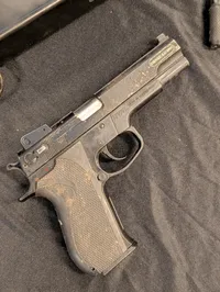Swiss Arms SAR 10 Airsoft-riffel og Jericho 941 luftpistol