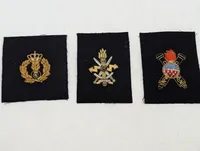 Tre danske militære stofmærker med broderede emblemer, til Selvskabsuniform 