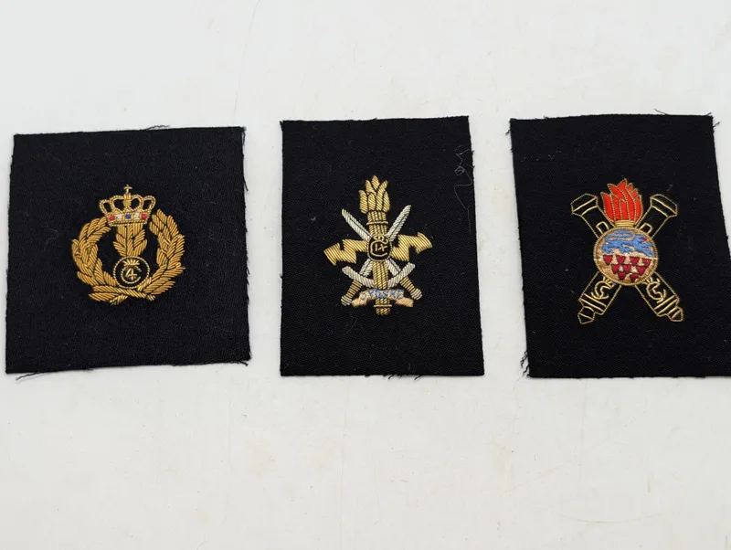 Tre danske militære stofmærker med broderede emblemer, til Selvskabsuniform 