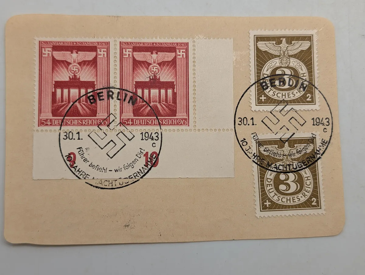 Tysk postkort fra 1943 med mindefrimærker og Berlin-stempler