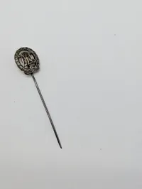 Tysk DRL Sportsmærke i Sølv, Miniature Stickpin af Wernstein Jena