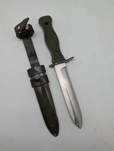 Schneidteufel M68 Bundeswehr Kampfmesser med skede
