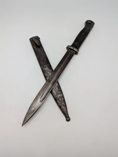 Tysk Mauser K98 Bajonet med tilhørende metalskede