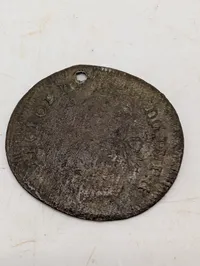 Antik oval religiøs medaljon i kobberlegering med bymotiv