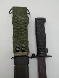 M7 Bajonet med U.S. M8A1 Skede - Fremstillet i Vesttyskland