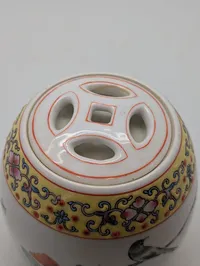 Kinesisk Famille Rose porcelænsvase med fugle- og blomstermotiv