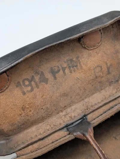 Dansk militær patronaske i læder model 89, dateret 1914