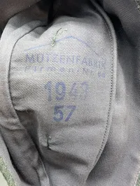 Tysk WWII M34 Feltmue (Schiffchen) til pansertropper med lyserød soutache, efter 45