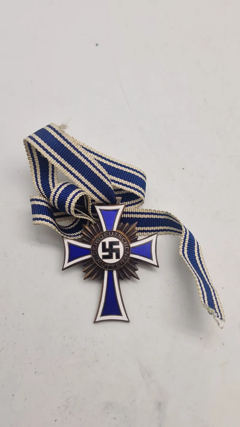 WWII German Mother's Cross in Bronze (Ehrenkreuz der Deutschen Mutter)