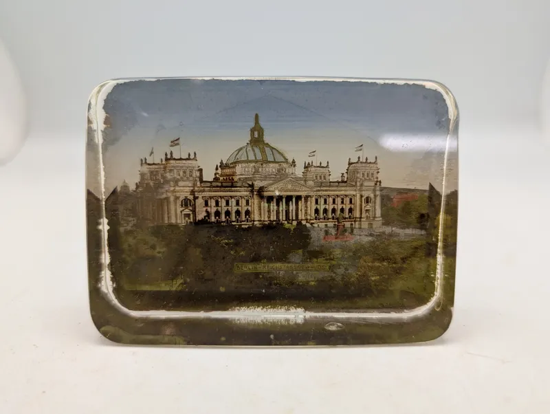 Antik glas brevpresser med motiv af Berlin Reichstagsgebäude WW1 
