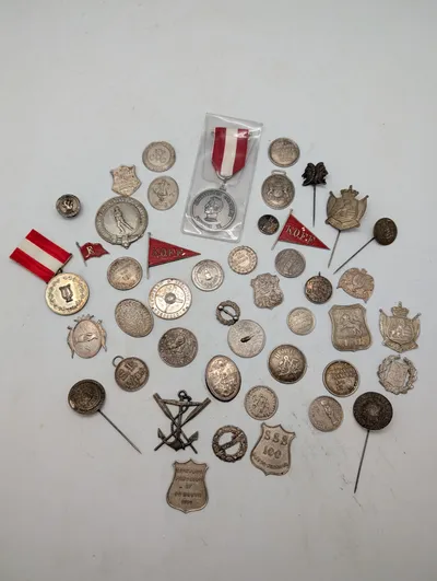Samling af danske medaljer, emblemer og tegn, 19.-20. århundrede