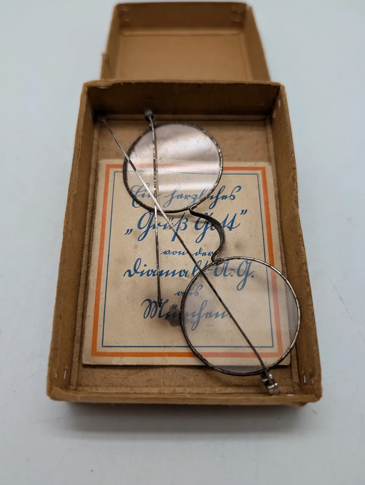 Antikke tyske briller med rund metalramme og original æske WW1