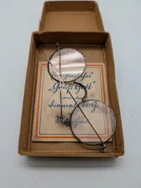 Antikke tyske briller med rund metalramme og original æske WW1