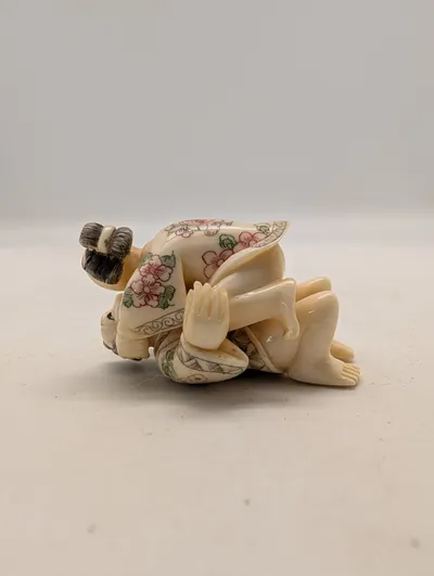 Japansk Shunga Netsuke af Ben med Erotisk Motiv