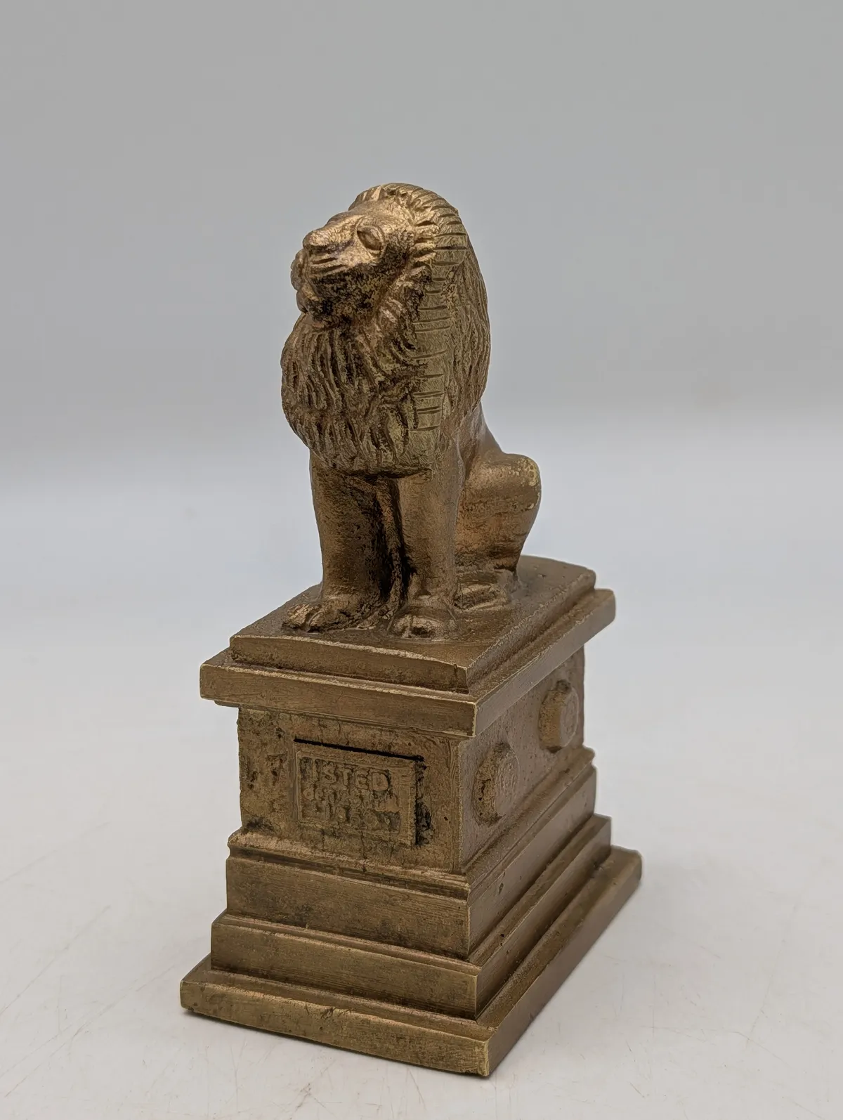 Antik Istedløve-figur i bronze, mindesmærke fra 1850