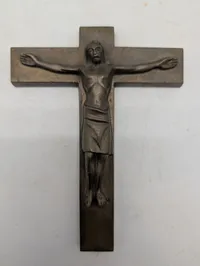 Dansk modernistisk bronze krucifiks med Kristus-figur