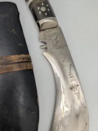 Indisk Gurkha Kukri kniv med to småknive og læderskede