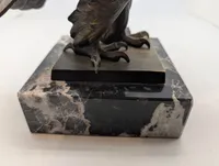 Tysk patriotisk Bronzeørn på marmorsokkel, klassisk skulptur