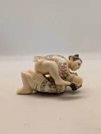 Japansk Shunga Netsuke af Ben med Erotisk Motiv