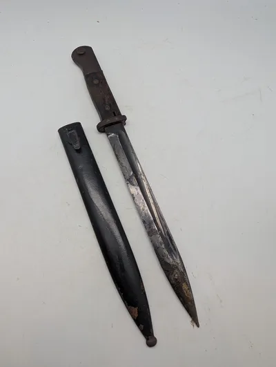 Tysk Mauser K98 Bajonet med tilhørende metalskede uden nummer