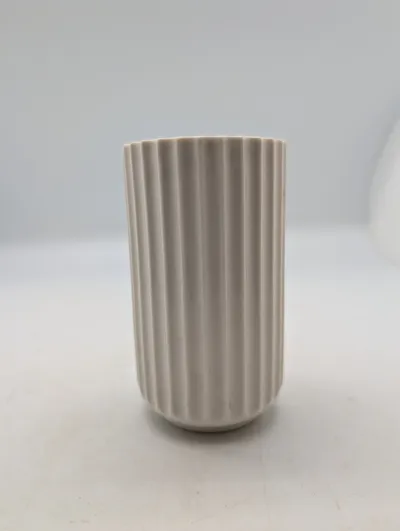 Lyngby Porcelæn hvid riflet vase