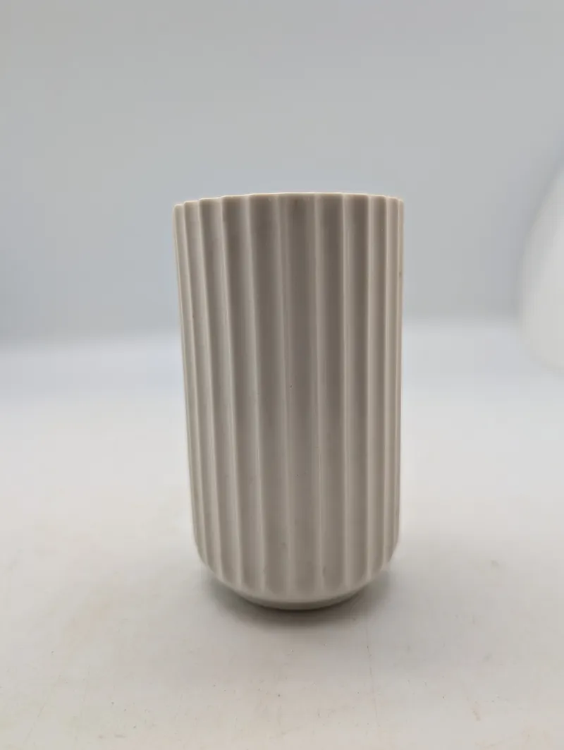 Lyngby Porcelæn hvid riflet vase