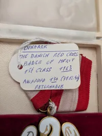 Dansk Røde Kors Fortjensttegn af 1. grad med original æske