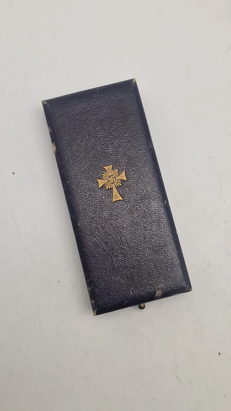 WWII German Mother's Cross Presentation Case - Gold Grade Emblem