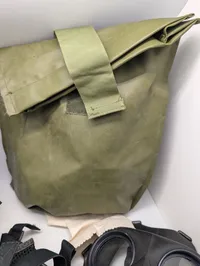Dansk Forsvar M/84 og M/69 Gasmaskesæt med Tasker og Filtre