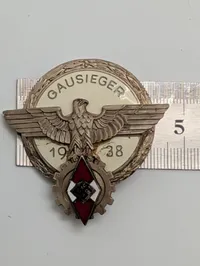 1938 Gausieger National Vocational Competition Badge in Presentation Case, original ???