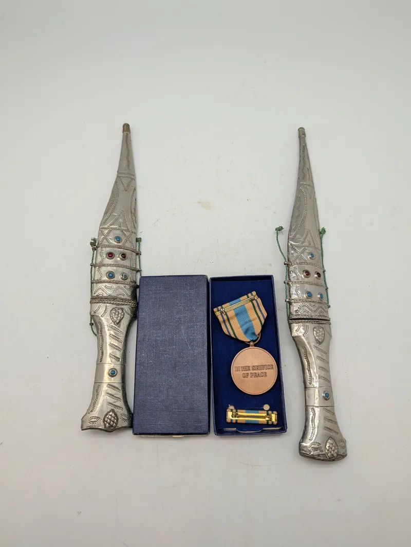UNEF Gaza Souvenir-dolke og FN-medalje i original æske