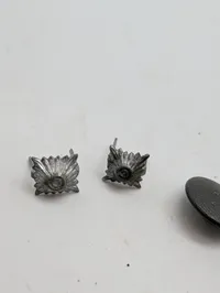 Samling af kroatiske Ustaše militæreffekter, herunder emblem og knapper WW2 