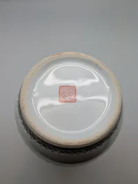 Kinesisk Famille Rose Porcelænsvase med Kvinder i Have