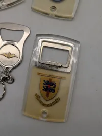 Samling af 6 danske militære oplukkere og nøgleringe