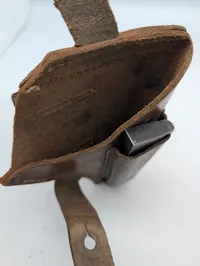 Vintage læderhylster til pistol med magasinlomme