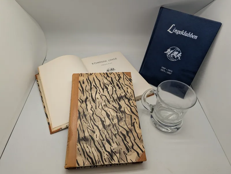 Kompani Linge Book Set and Lingeklubben Commemorative Volume with Glassware