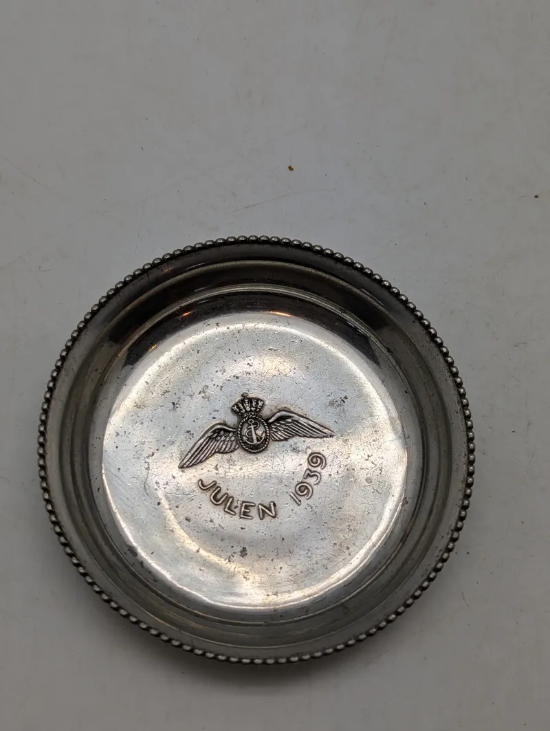 Dansk Sølvplet Bakke med Marine flyver Emblem, Julen 1939