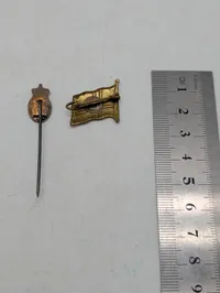 Norwegian WWII Era Patriotic Pins: H7 Monogram Stickpin and Flag Brooch