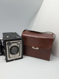 Minolta AF-Tele Super og Vredeborch Vrede Box kameraer med tasker
