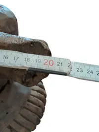 Afrikansk udskåret træskulptur, stamme-totem med fuglemotiv